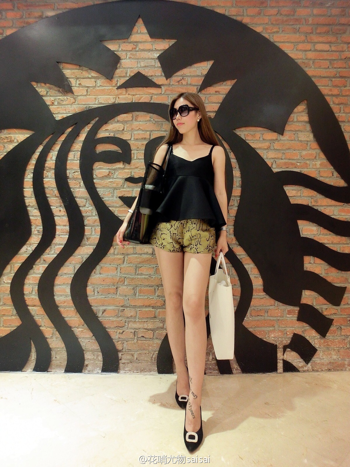 花哨尤物saisai的微博列表微女郎